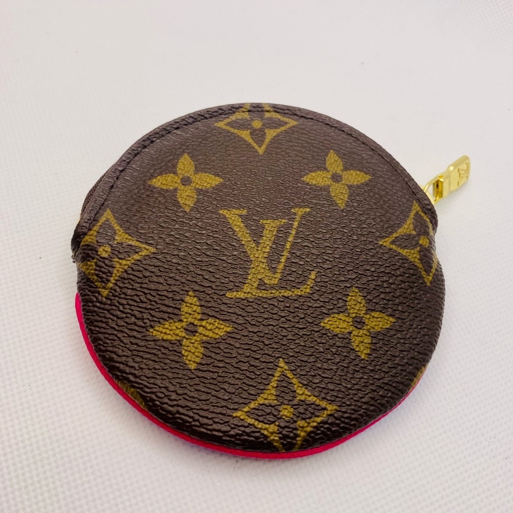 EUC Louis Vuitton 2018 Christmas Animation Porte Monnaie Round Coin Purse - Picture 4 of 15